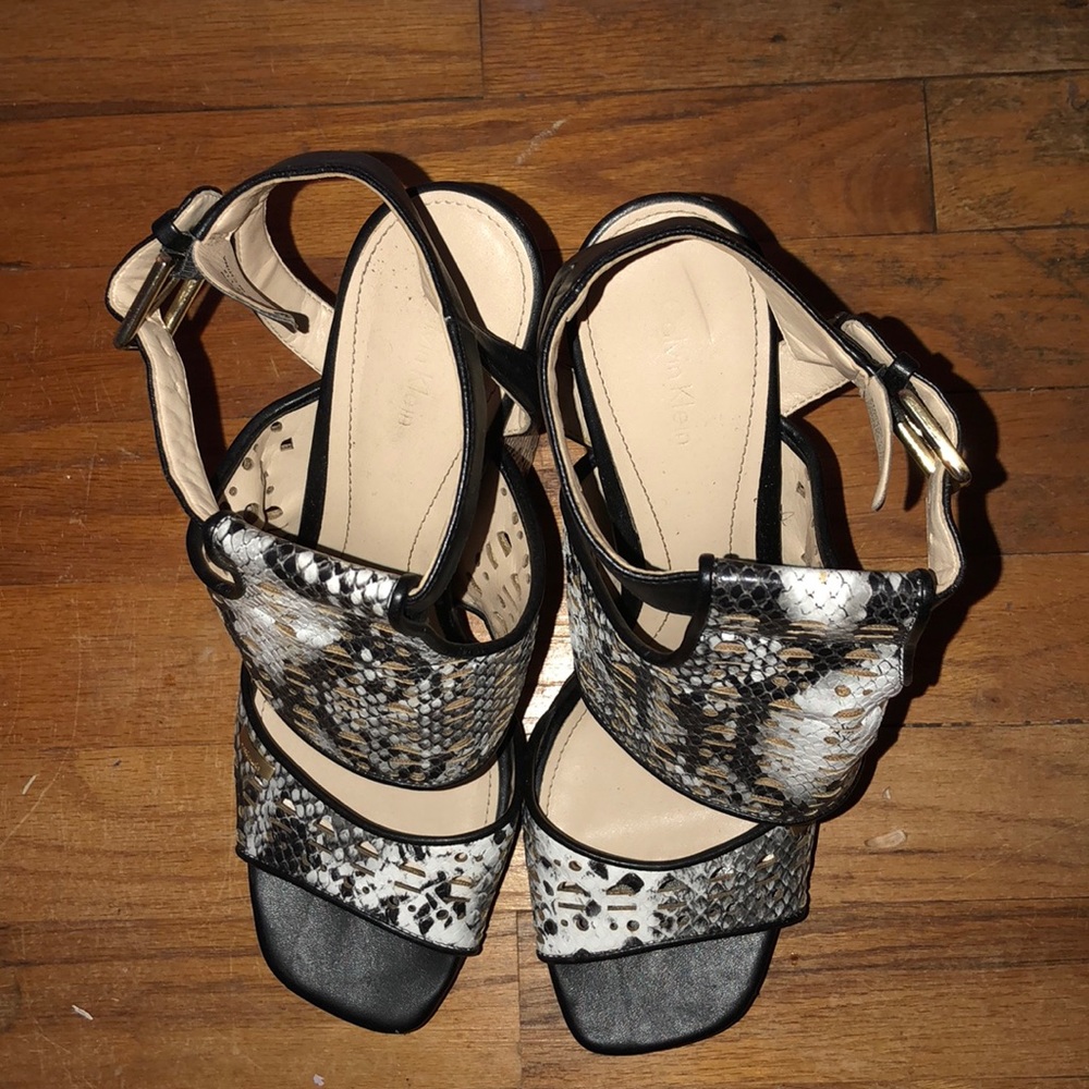 Calvin Klein Graphic Sandals Sz 11